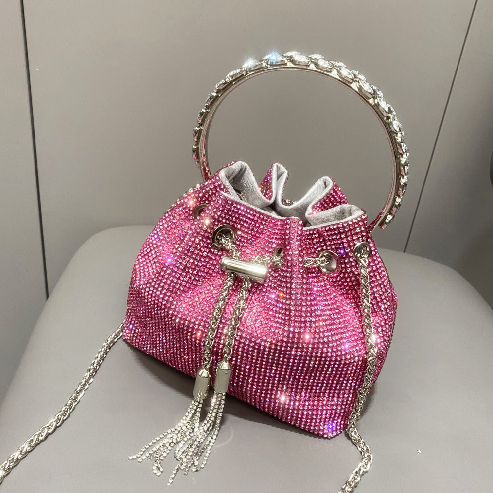 Luxuriöse Damen-Handtasche mit glänzenden Details – Eleganz im europäischen und amerikanischen Stil