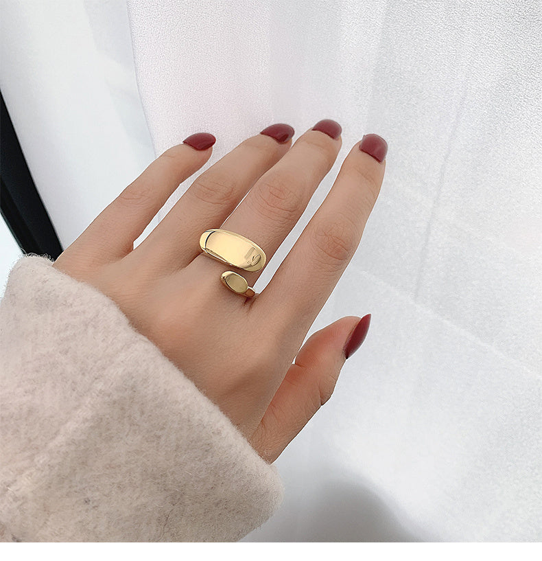 Titanstahl-Goldring für den Zeigefinger – Eleganz im Oval-Design