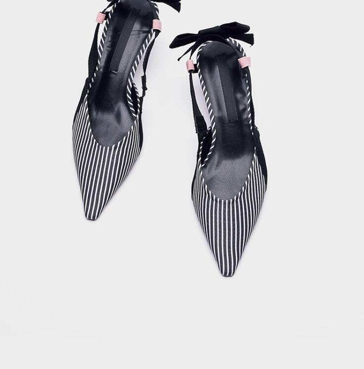 Elegante gestreifte Kitten-Heel-Mules – Stilvolle Sommerschuhe für Damen mit femininer Schleife