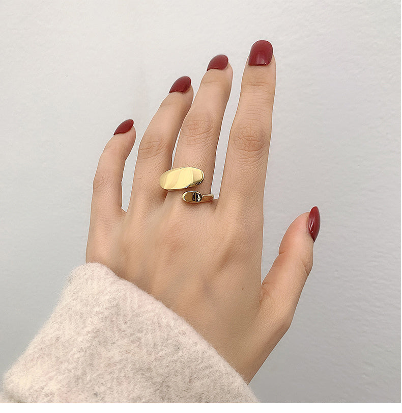 Titanstahl-Goldring für den Zeigefinger – Eleganz im Oval-Design