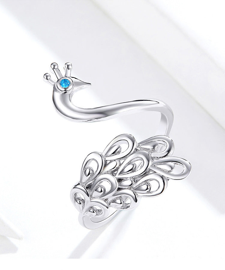 White gold plated peacock ring made of 925 silver – elegance and shine