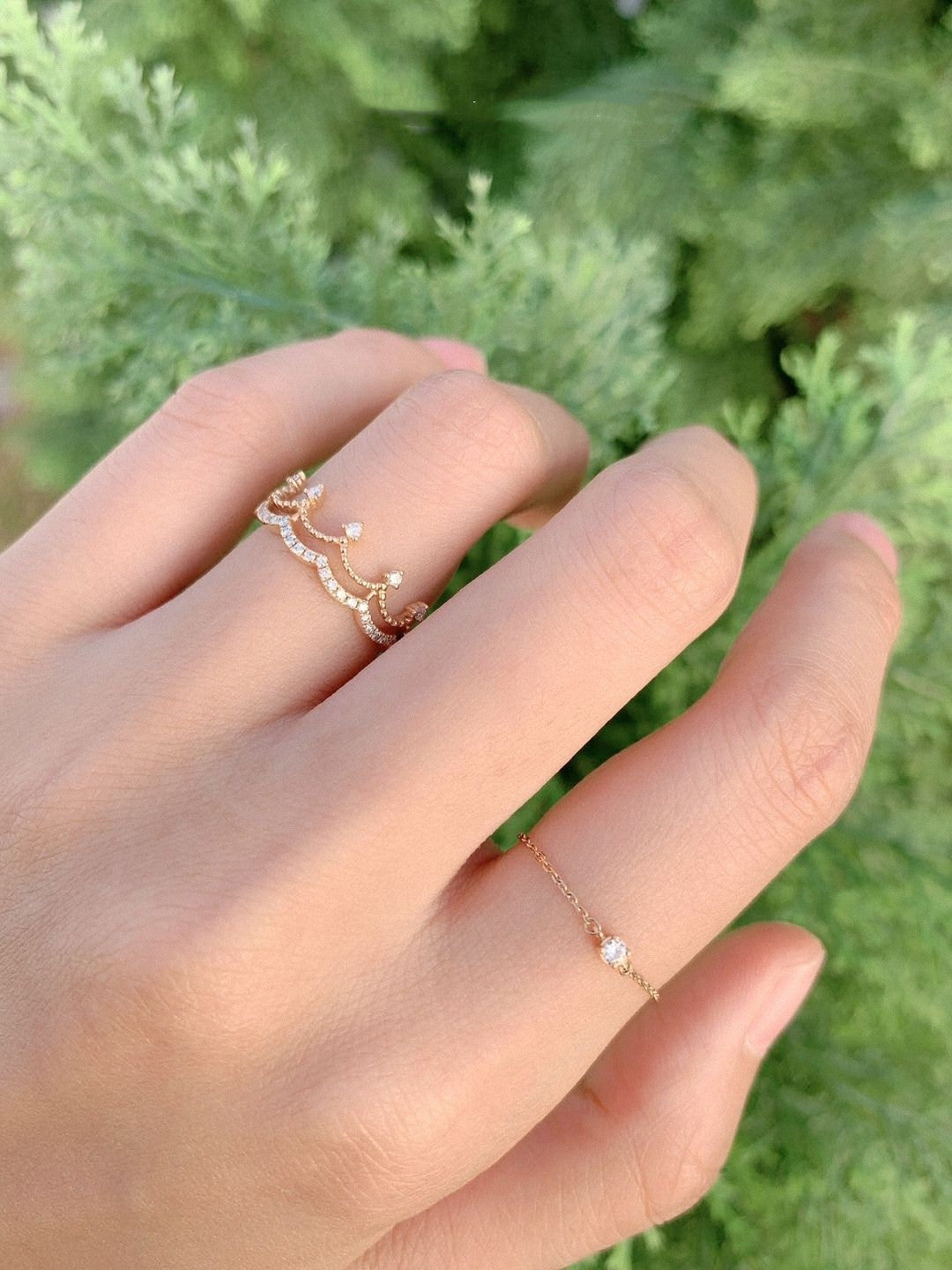 18K Gold Damenring – Krone aus Roségold mit Diamantoptik