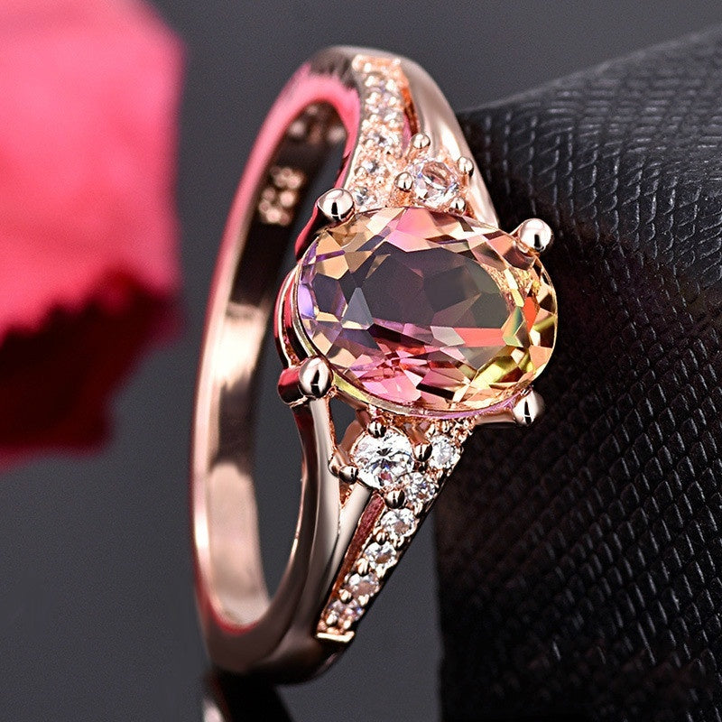 Vergoldeter Kristallring mit Quadratdiamant – Eleganz in Roségold und Opal