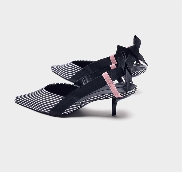 Elegante gestreifte Kitten-Heel-Mules – Stilvolle Sommerschuhe für Damen mit femininer Schleife