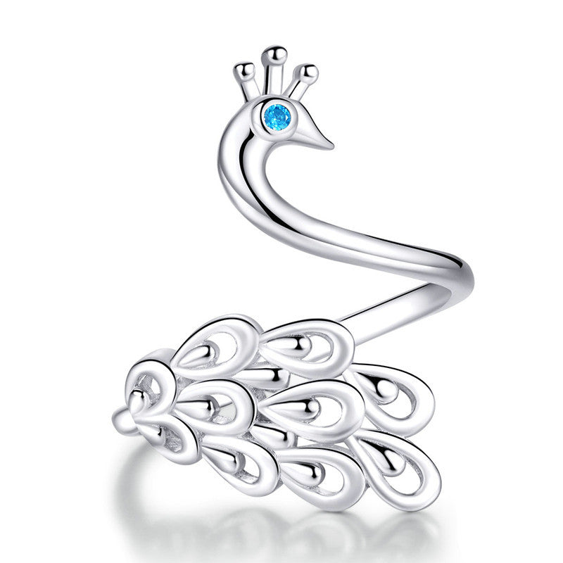 White gold plated peacock ring made of 925 silver – elegance and shine