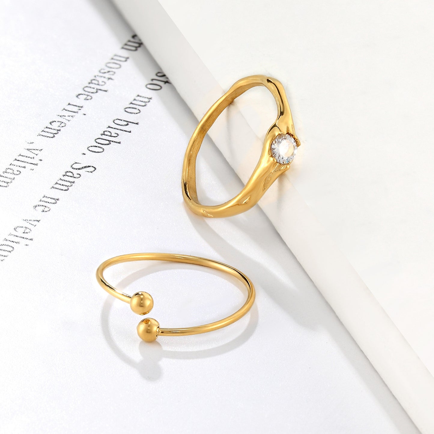 Goldener Titanstahl-Ring – Geometrisches Design für Damen