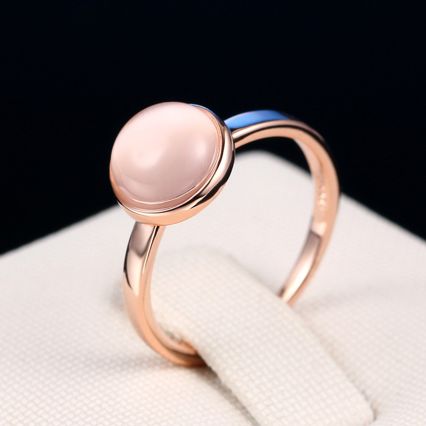 Opal-Roségold-Damenring – Eleganz und moderner Stil