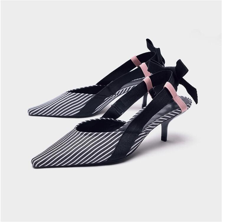 Elegante gestreifte Kitten-Heel-Mules – Stilvolle Sommerschuhe für Damen mit femininer Schleife