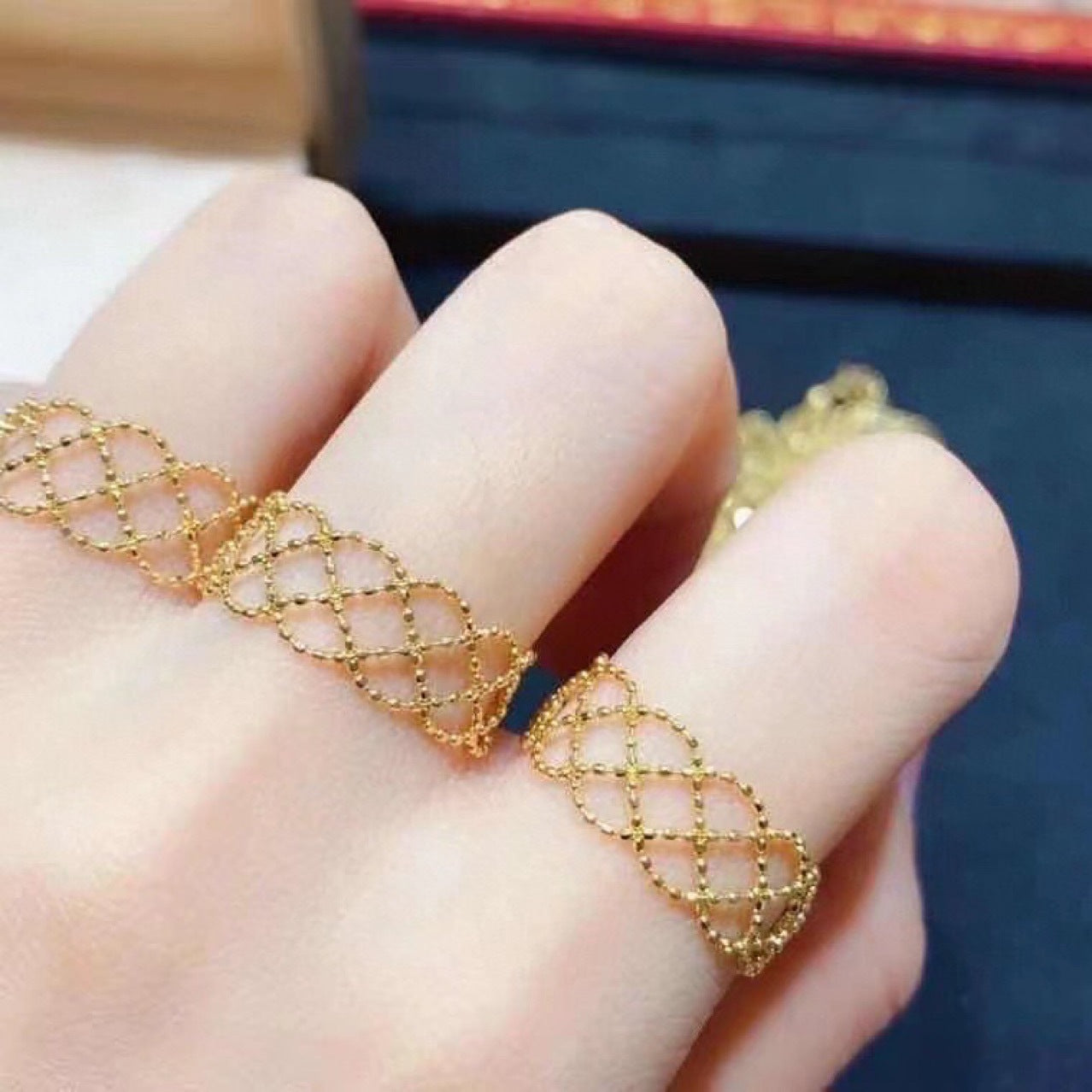 18K Gelbgold-Spitzenring mit Zugverstellung – Eleganz und Flexibilität