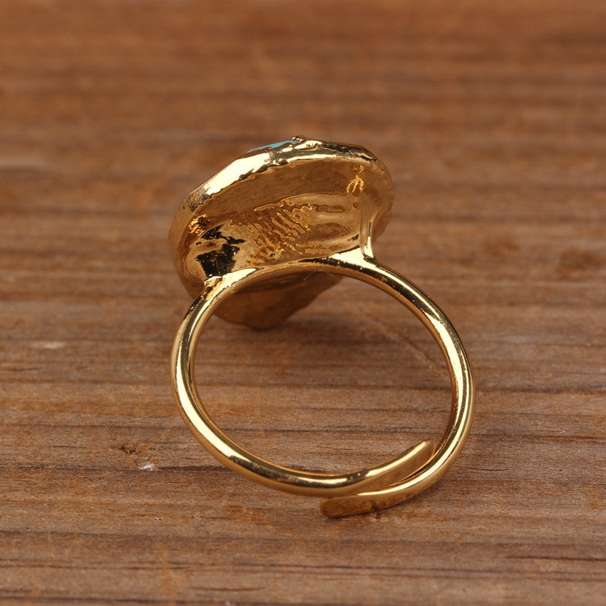 Handgefertigter Ring mit Natürlichem Goldfaden-Türkis – Eleganz im Tropfendesign