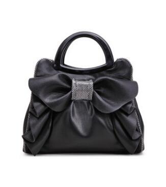 Designer Damen-Handtasche – Retro Umhängetasche mit Blumenprägung für Hochzeiten und besondere Anlässe