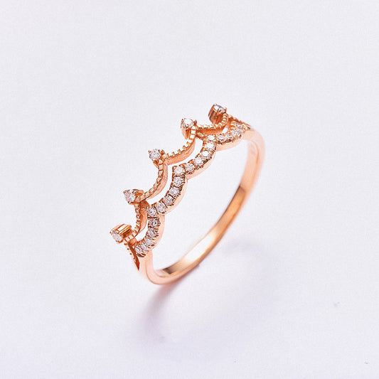 18K Gold Damenring – Krone aus Roségold mit Diamantoptik