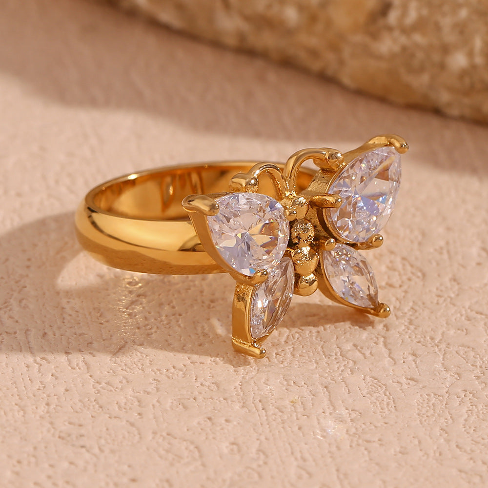 Anillo de mariposa de circonita cúbica de moda - Acero inoxidable chapado en oro de 18 quilates