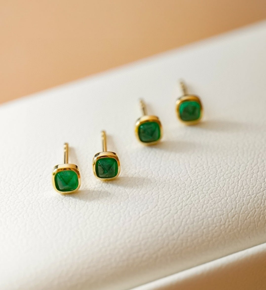 18K Gold Afghan Panjihill Sugar Tower Emerald Stud Earrings