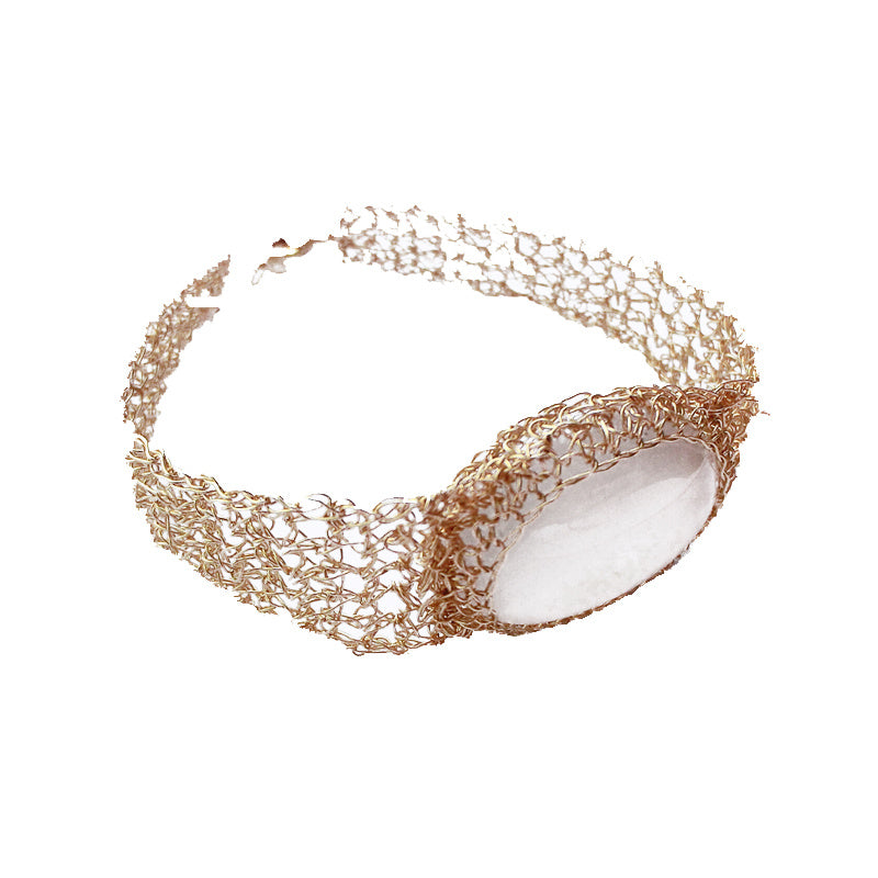 14K Golddraht-Armband mit Natürlichem Weißen Chalcedon – Eleganz und Raffinesse